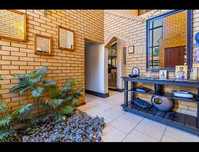 5 BEDROOM HOUSE FOR SALE IN VANDERBIJLPARK SW 5
